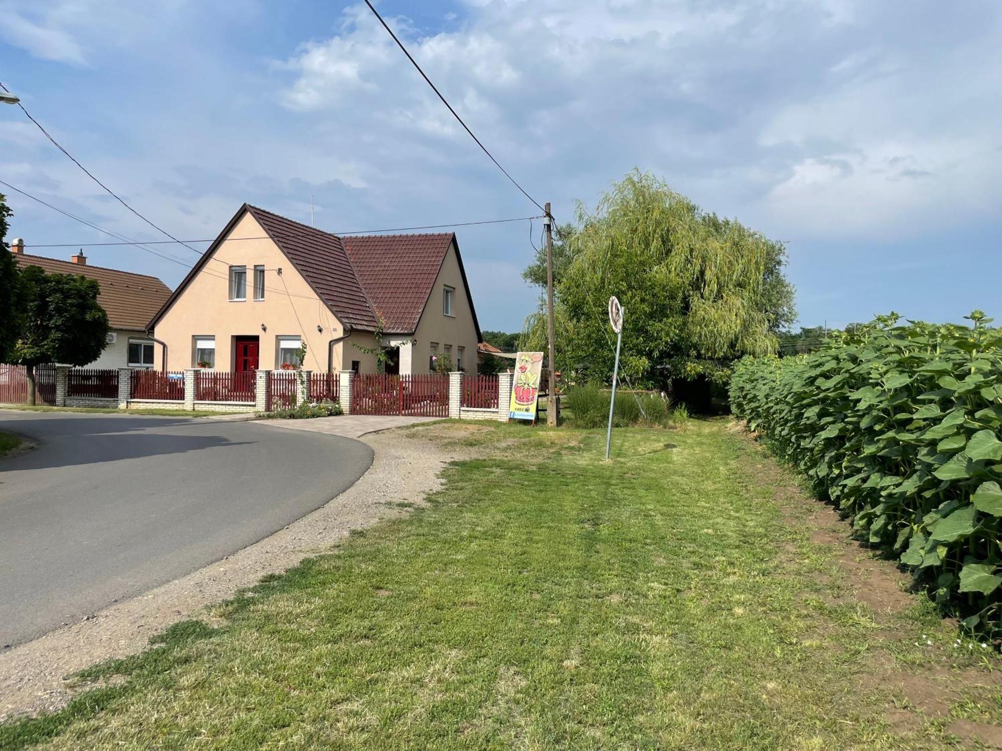 Linett Apartman Hajdúszoboszló Esterno foto