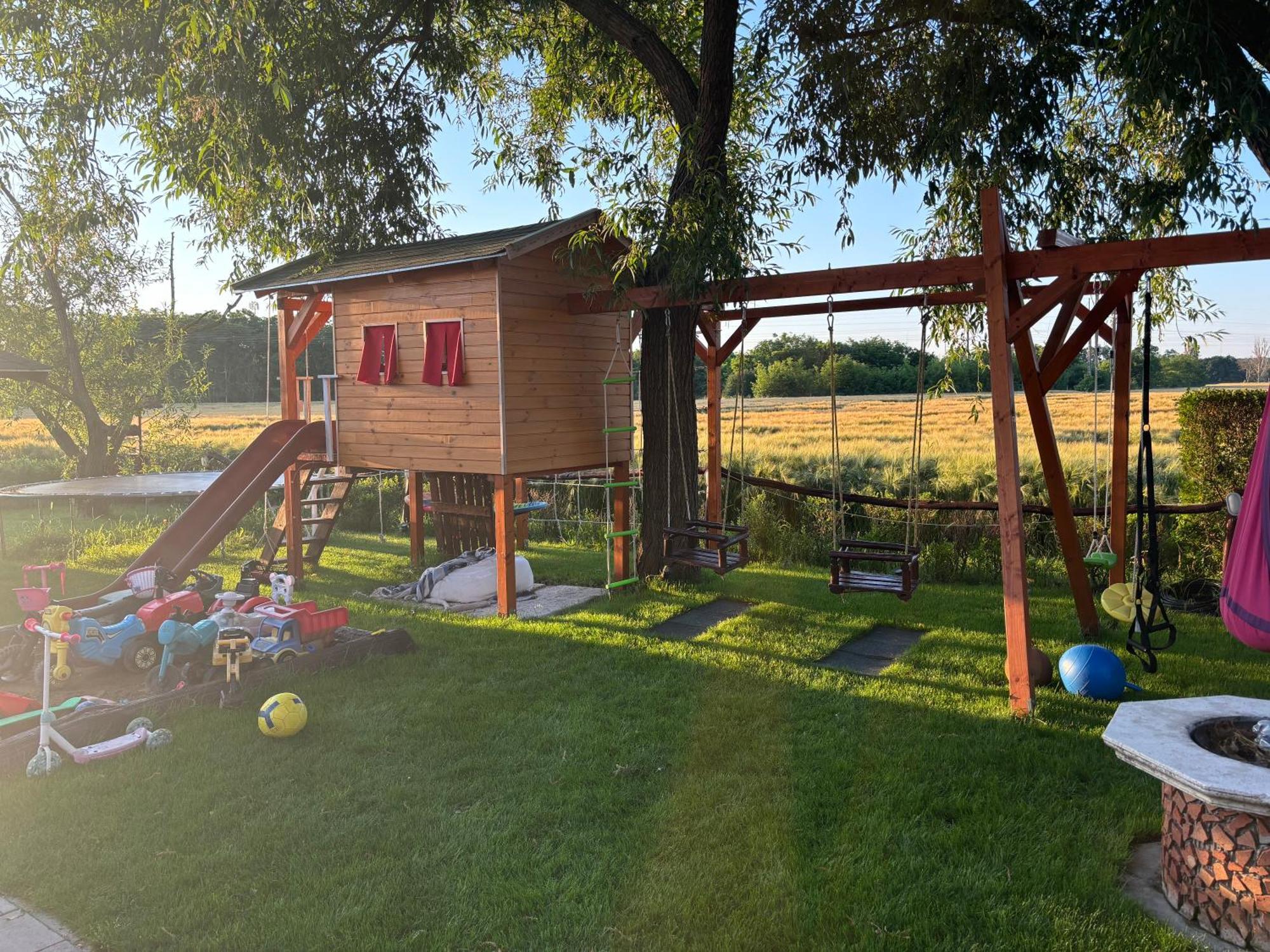 Linett Apartman Hajdúszoboszló Esterno foto